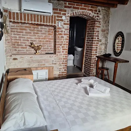 Tetka Otel Ayvalı